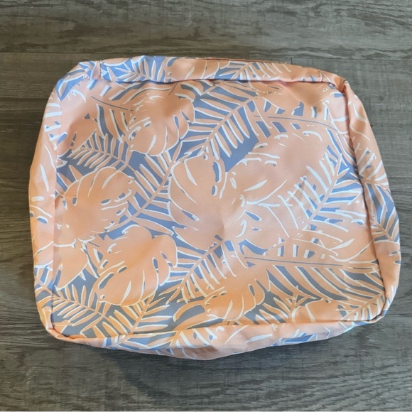 New Cleobella Mesh Zip Up Bags for Beach and Traveling - Picture 4 of 10